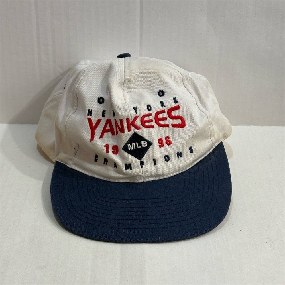New Era New York Yankees 1996 Champions Snapback Hat White Navy One Size